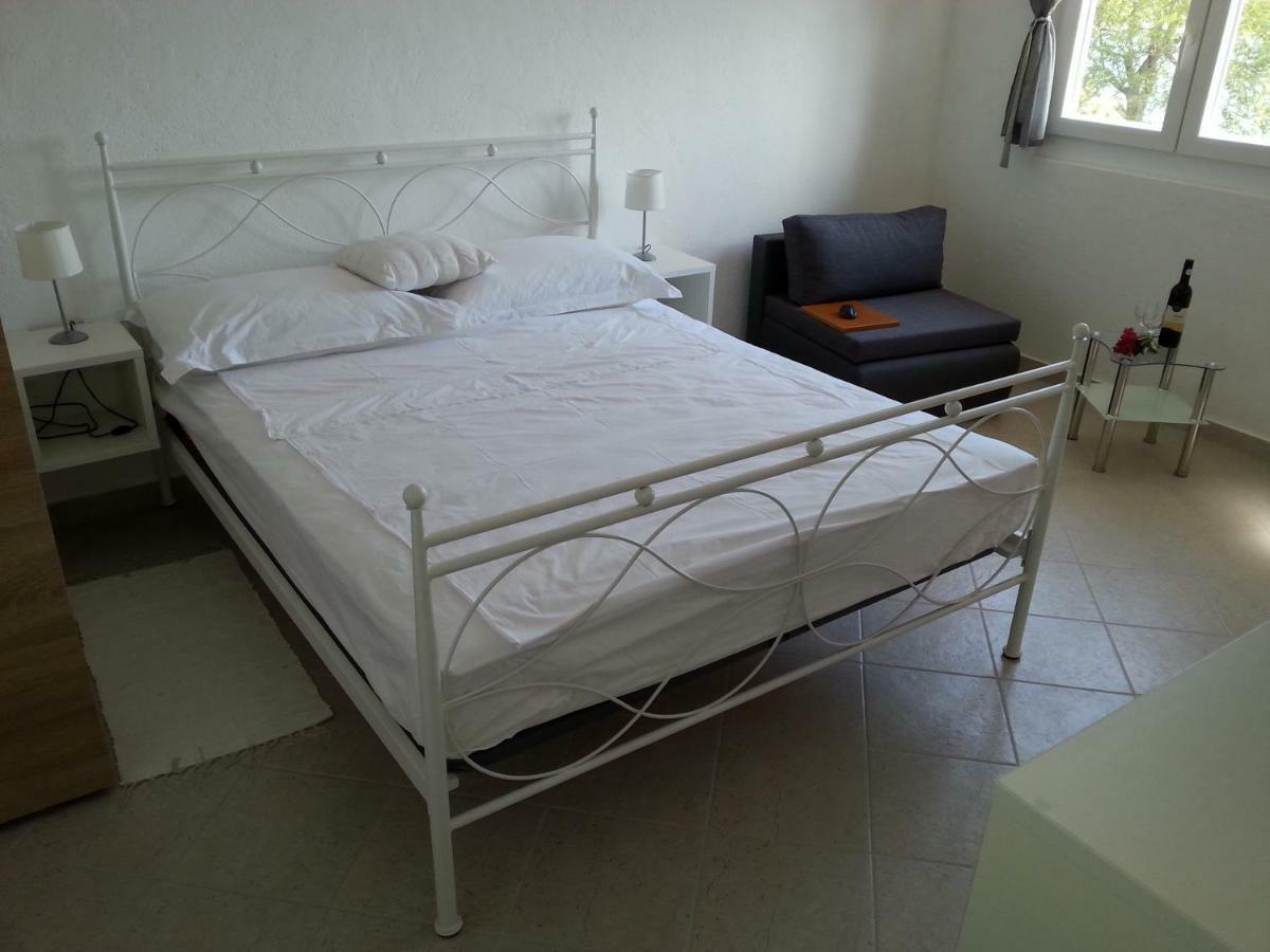 Studio Apartment Luce Marina Εξωτερικό φωτογραφία