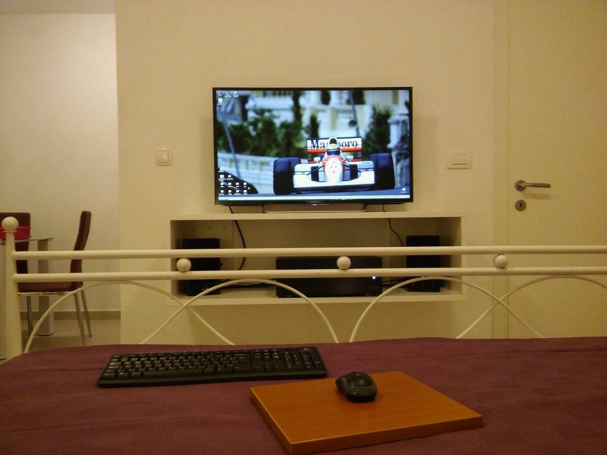 Studio Apartment Luce Marina Εξωτερικό φωτογραφία
